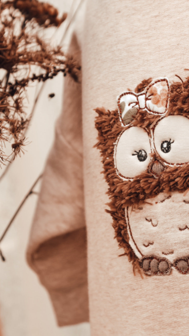 Melierter Bio Sweater mit Eulenstickerei #NF2