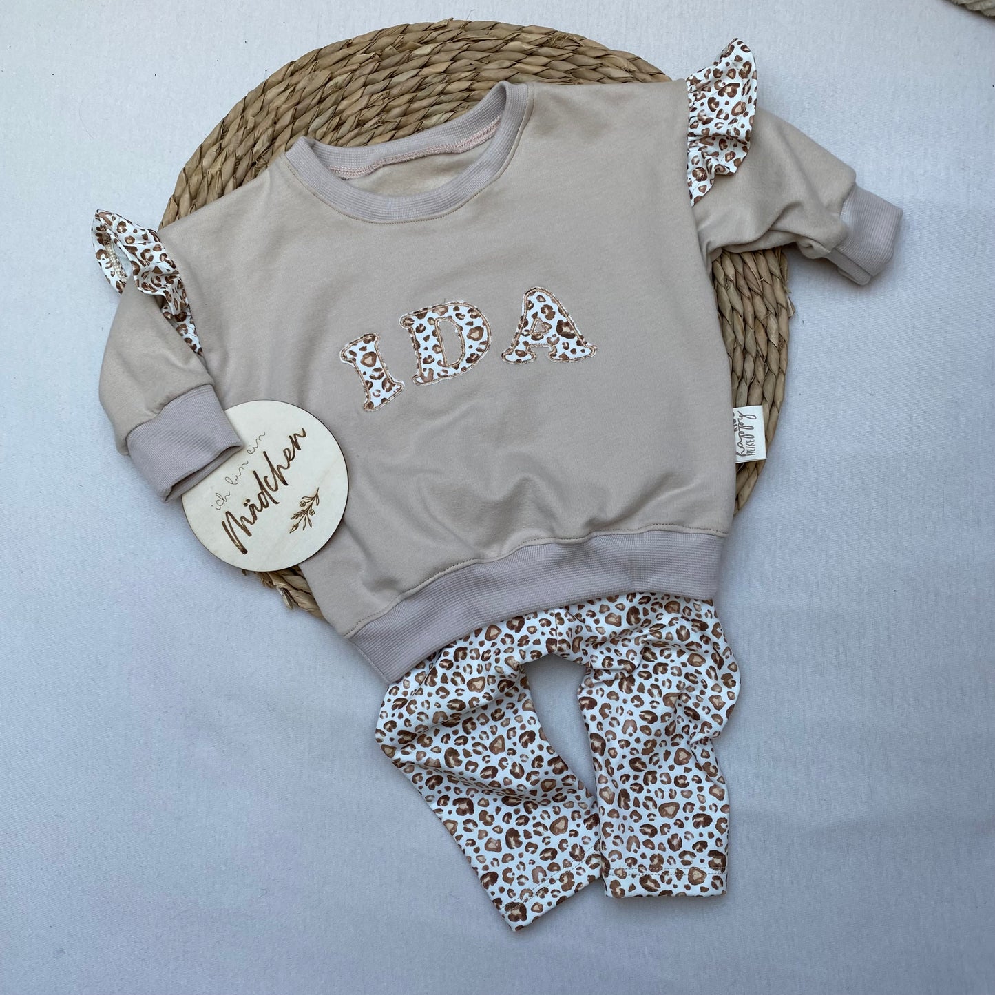 Personalisierbarer Sweater mit Rüschenärmel #LY4