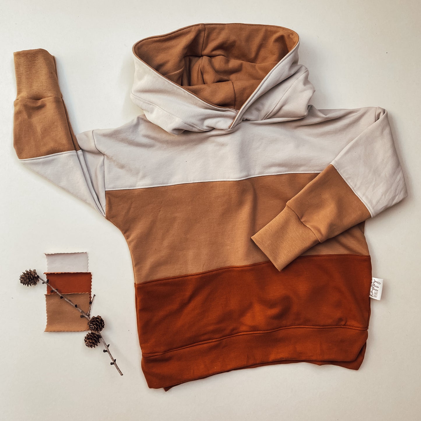 Kapuzen Sweater tricolore #MM