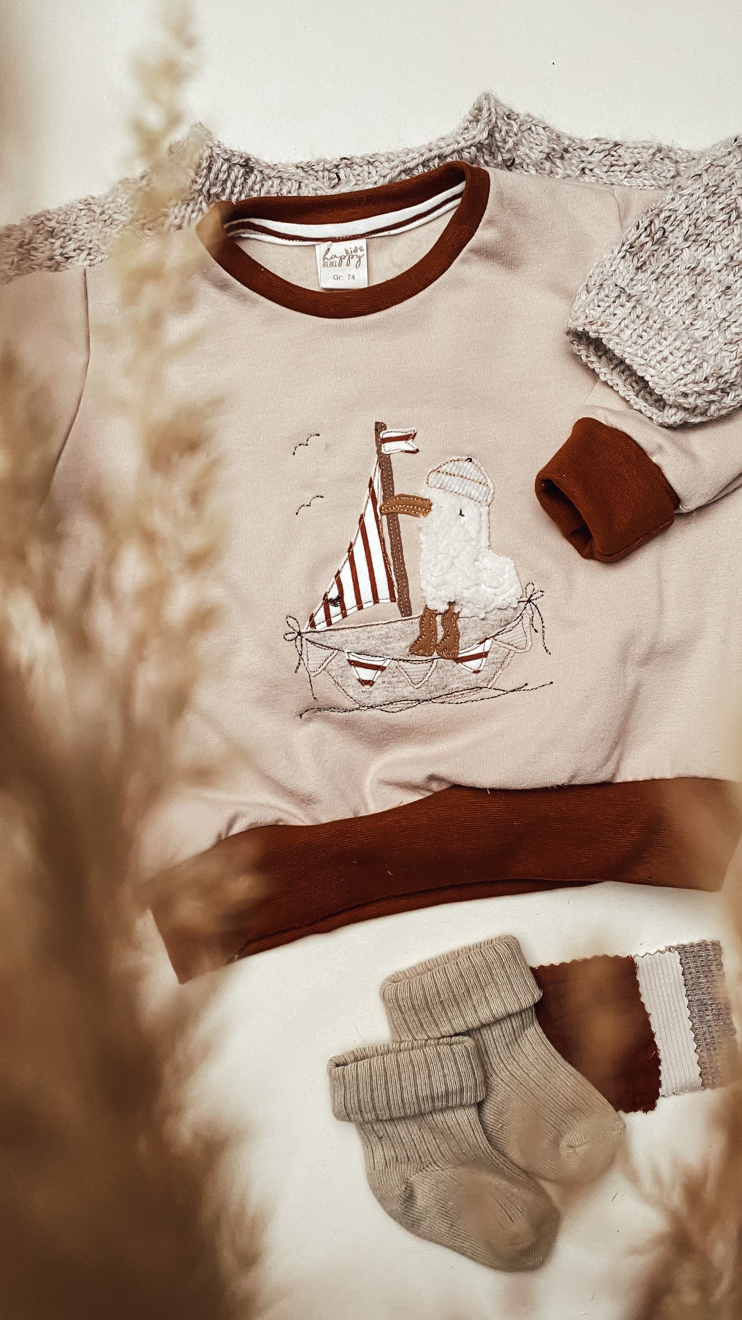 Basic Sweater mit Möwe im Segelboot #NF2