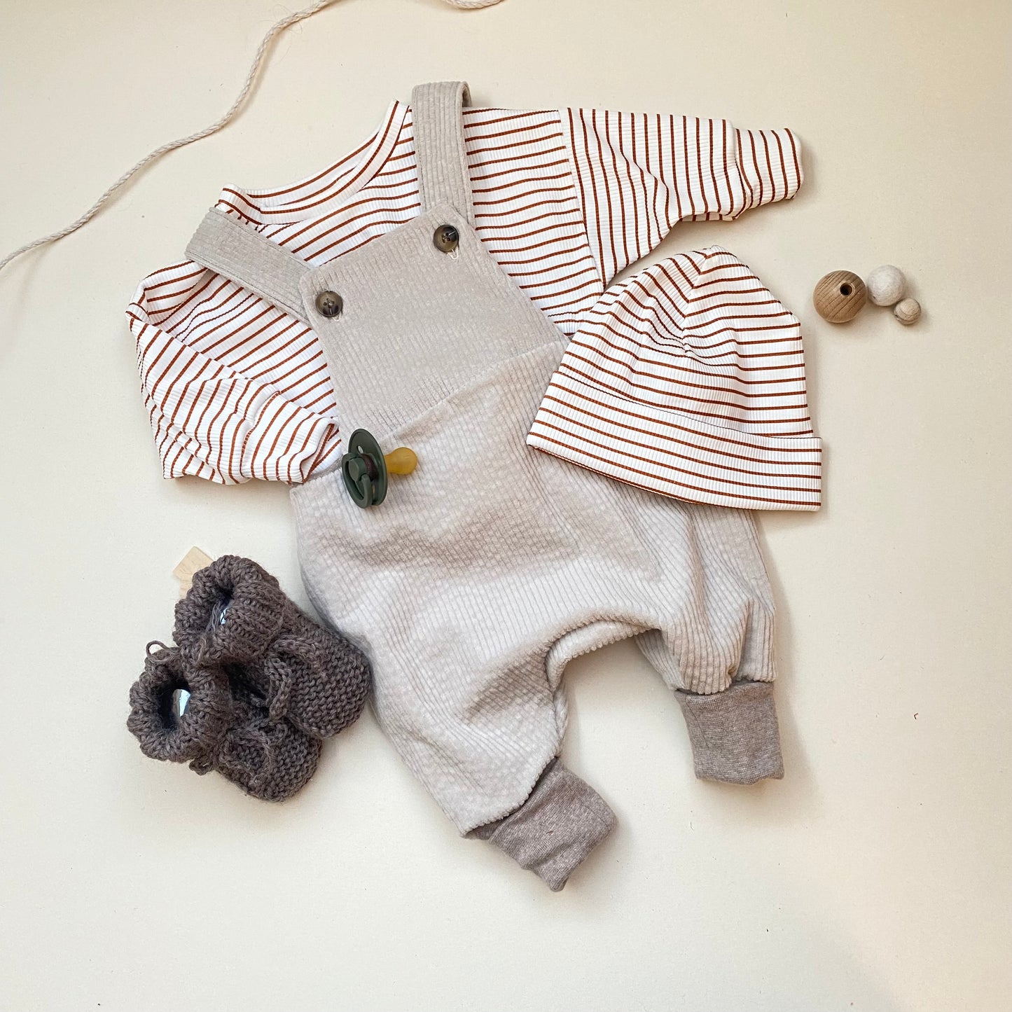 Latzhose Knickerbocker im Cordstyle verschiedene Farben #Lasse