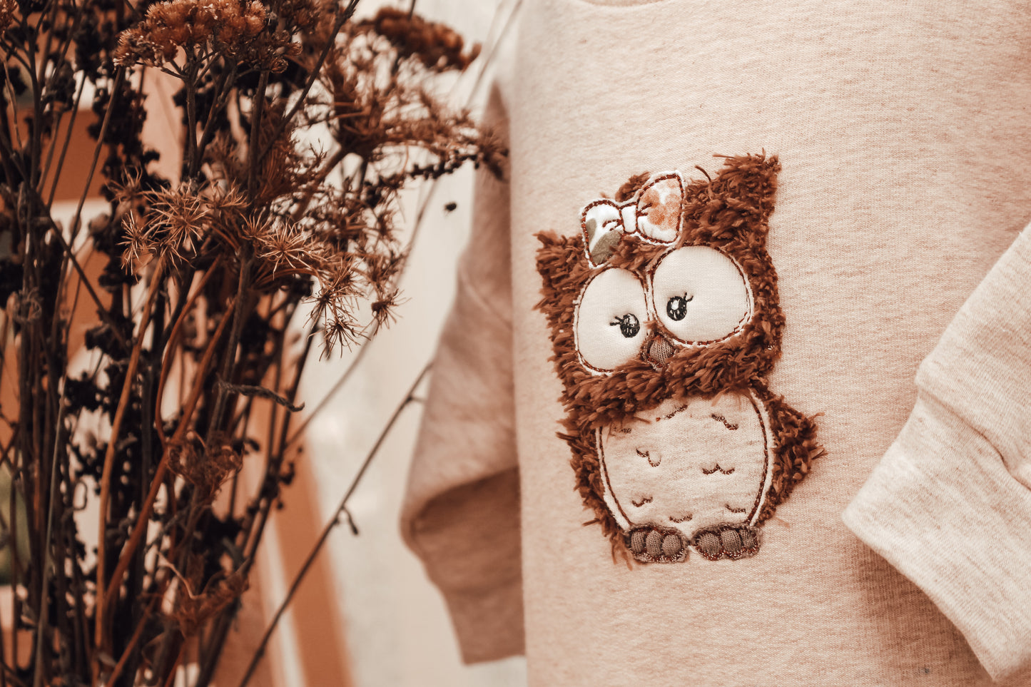 Melierter Bio Sweater mit Eulenstickerei #NF2