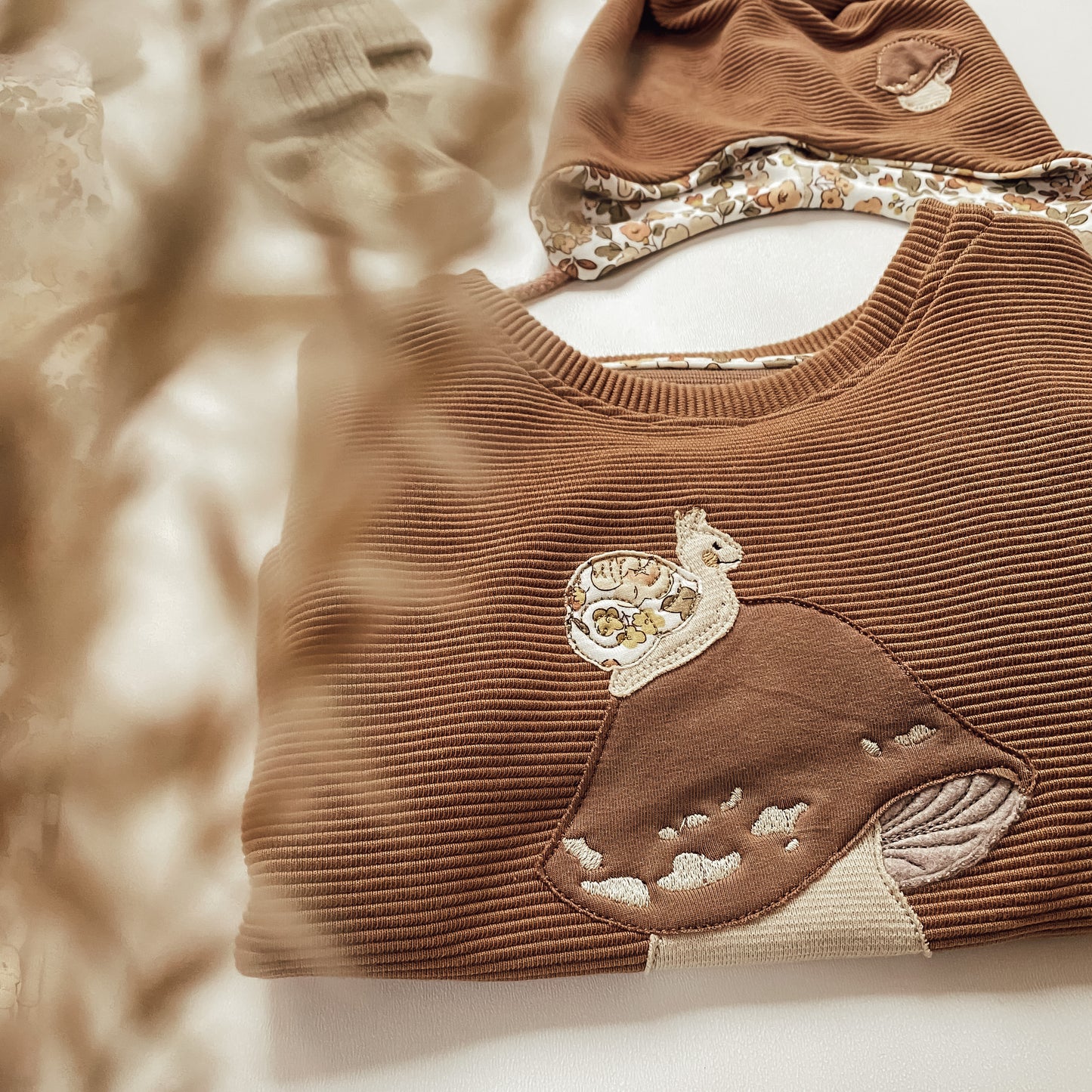 Sweater Oversized mit Pilzstickerei #LY4