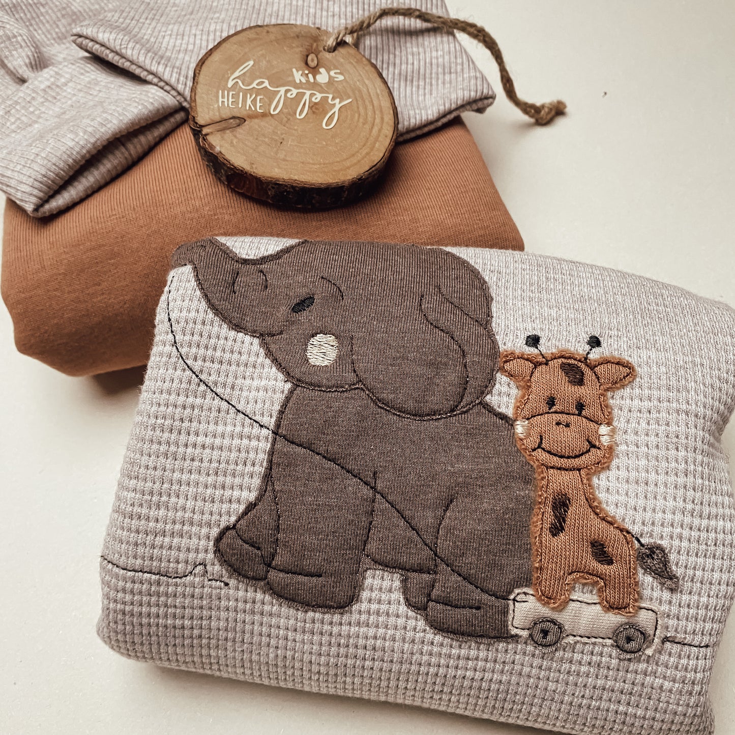 Strampler Waffel- Jersey beige- Melange Elli und Gitti #LY 2
