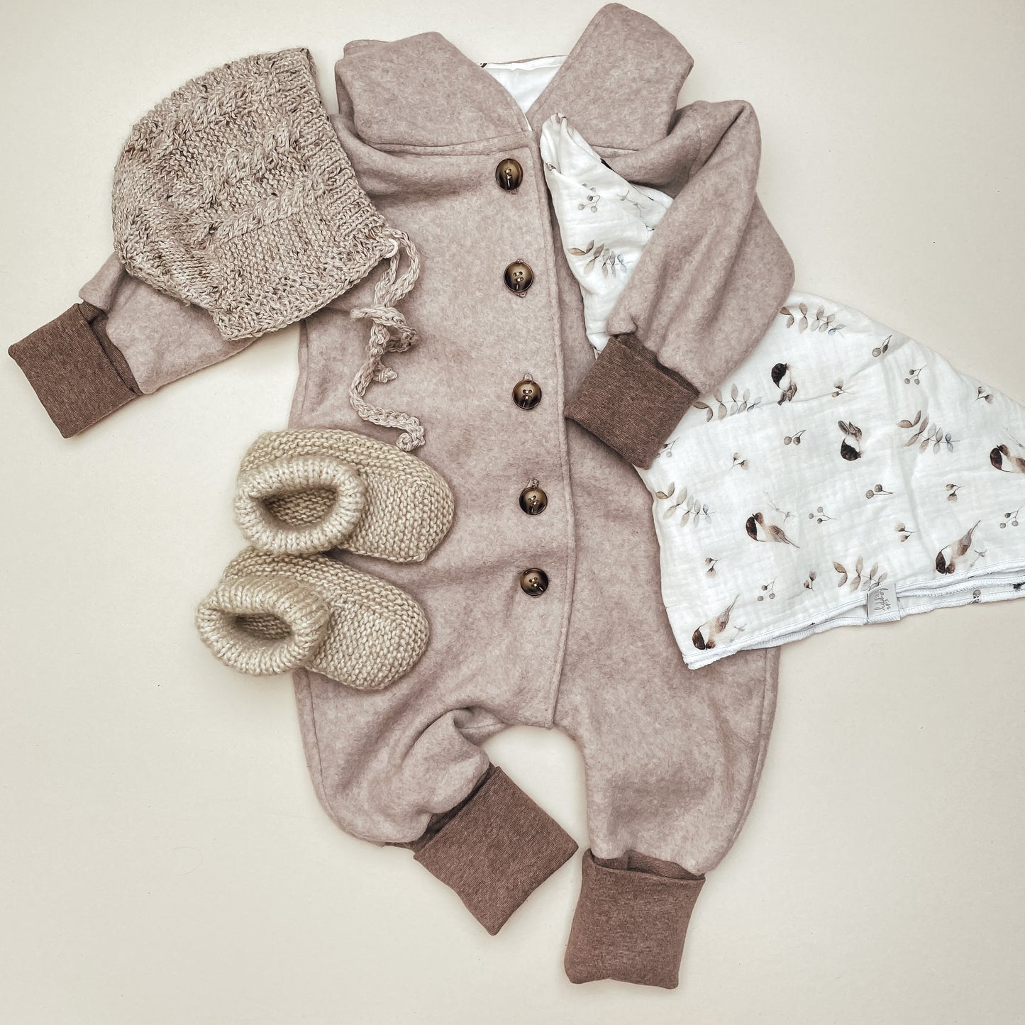 Baumwollfleece Baby-Overall mit Knopfverschluss