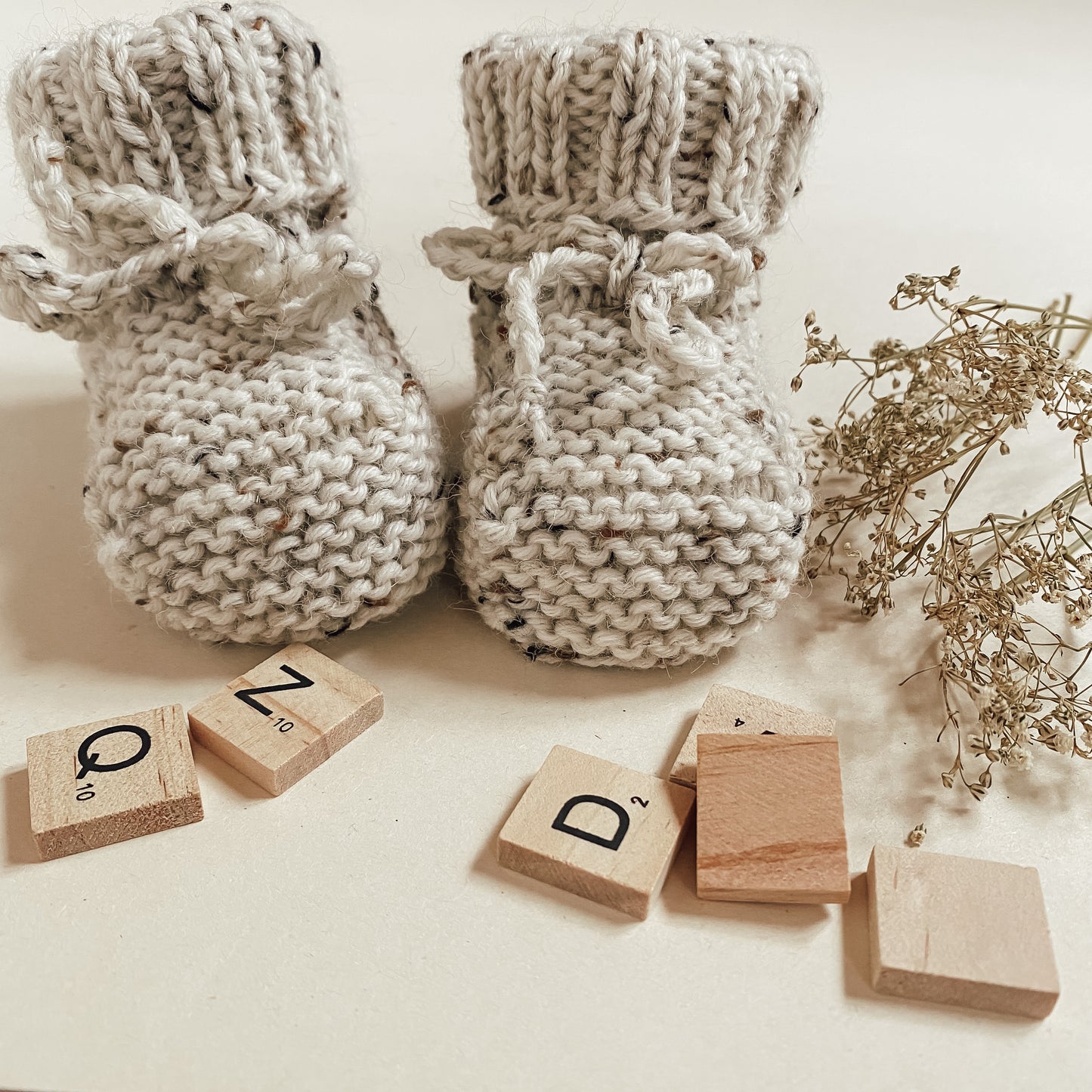 Babyschuhe aus Merino Schurwolle handgestrickt