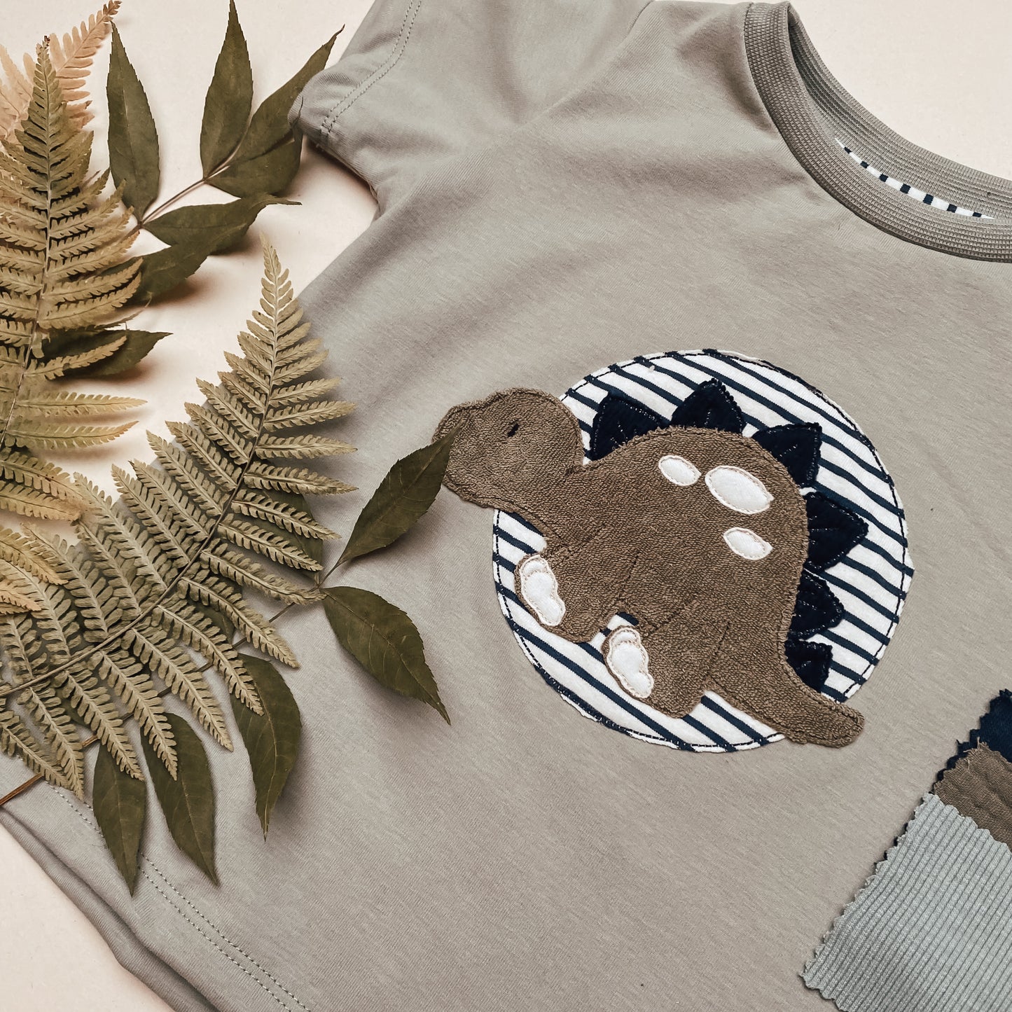 Basic T-Shirt aus Baumwoll-Jersey(BIO) Dino #LY 1