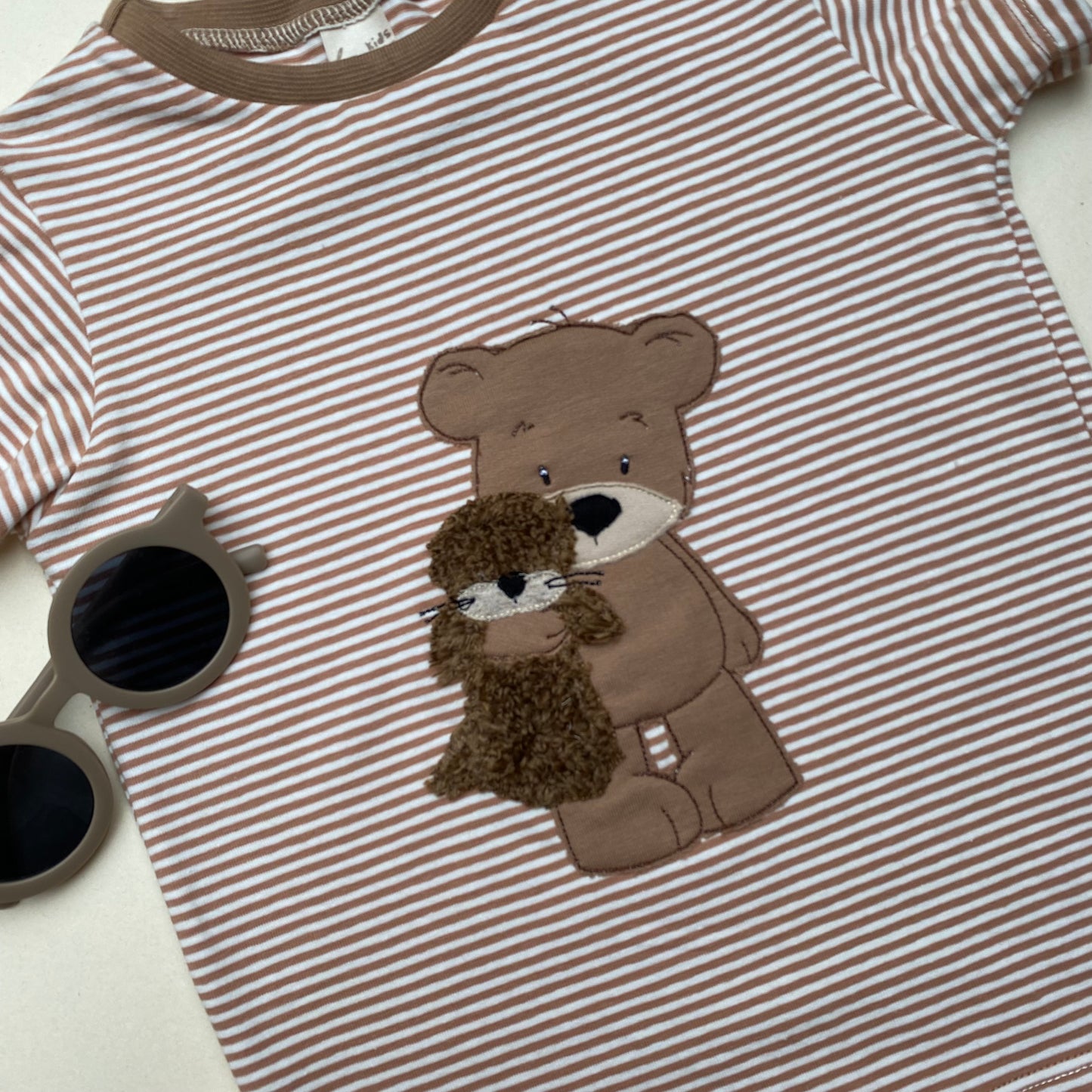 Basic T-Shirt aus Baumwoll-Jersey(BIO) Bär mit Otter #LY 1